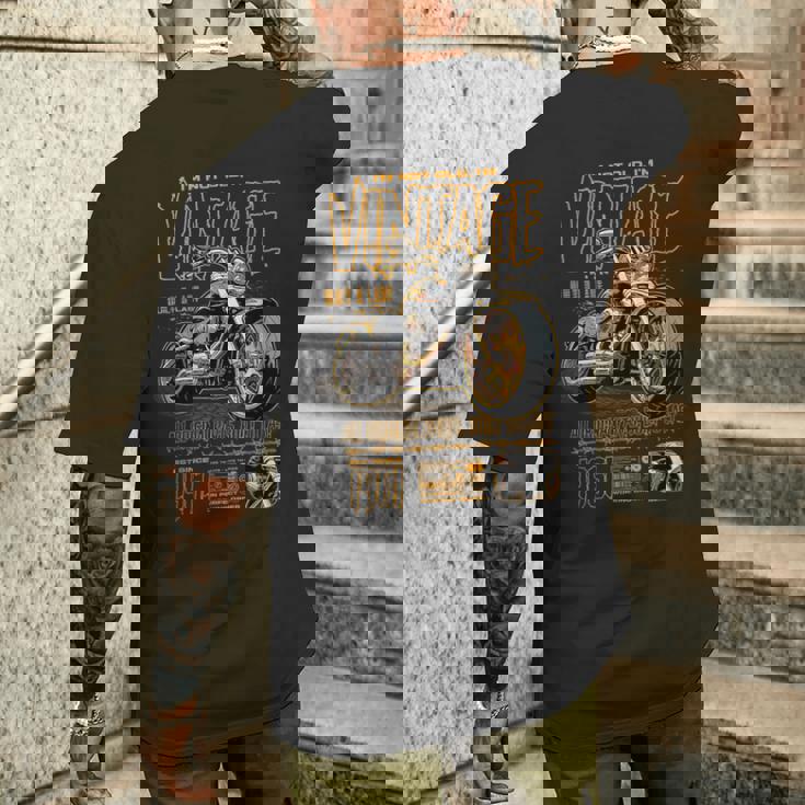 ビンテージ バイク バイカー バイクの誕生日 1961 年生まれ メンズTシャツ バックプリント 彼への贈り物