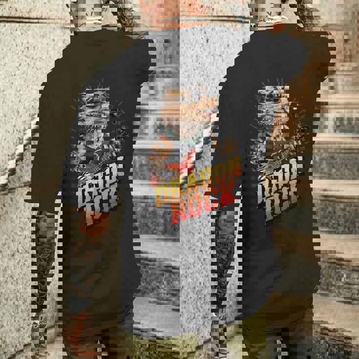 フトアゴヒゲトカゲの岩、フトアゴヒゲトカゲ、ロッカー、ギターマイク メンズTシャツ バックプリント 彼への贈り物