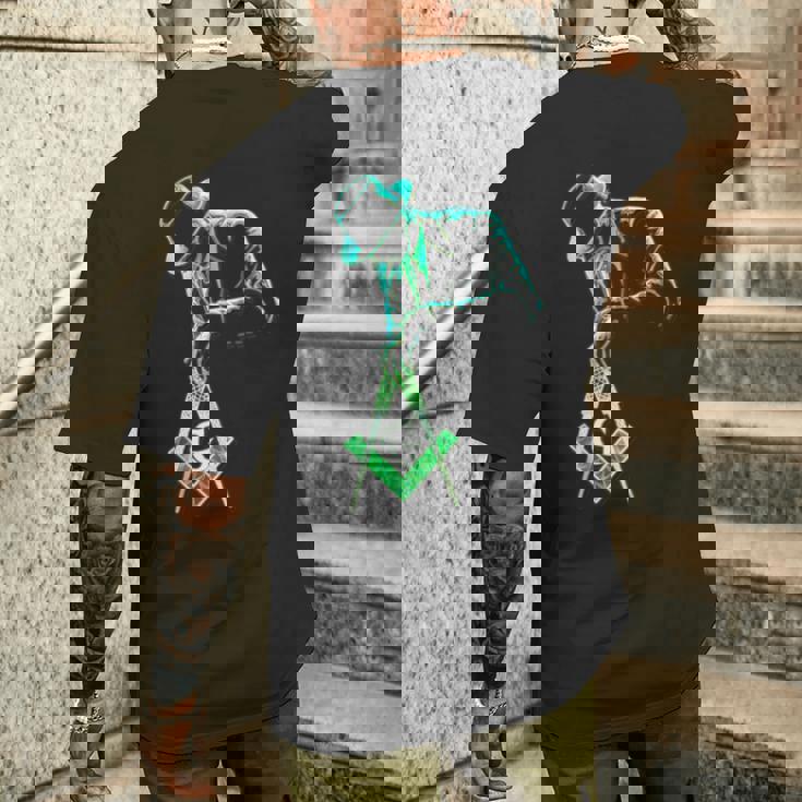 フリーメイソンをテーマにしたフリーメイソンがツールを運びます」S&C メンズTシャツ バックプリント 彼への贈り物