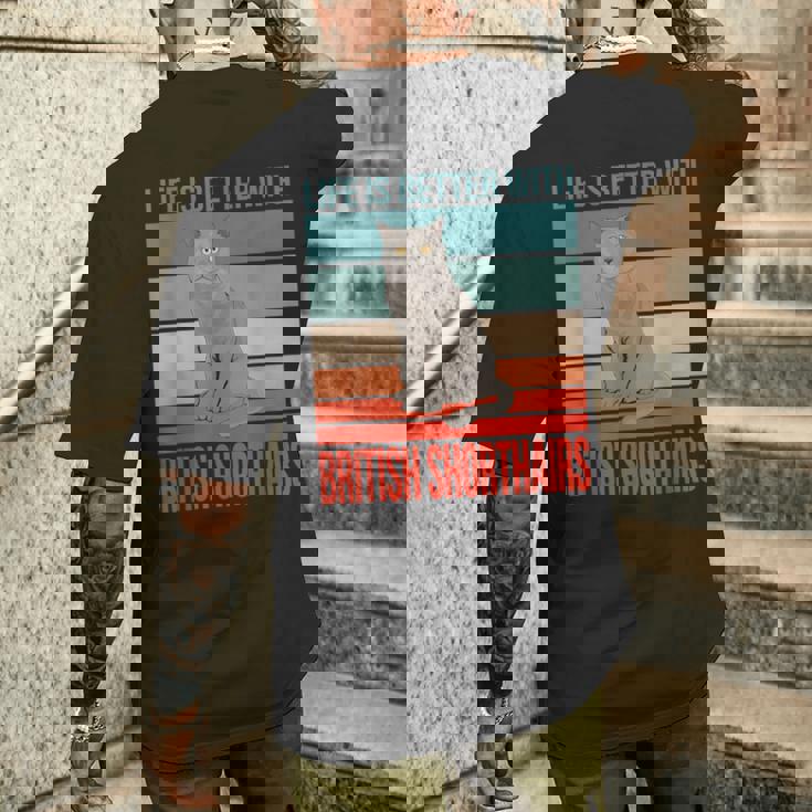 ブリティッシュショートヘア ライフ・イズ・ベター 子猫猫の飼い主 ブリティッシュショートヘア メンズTシャツ バックプリント 彼への贈り物