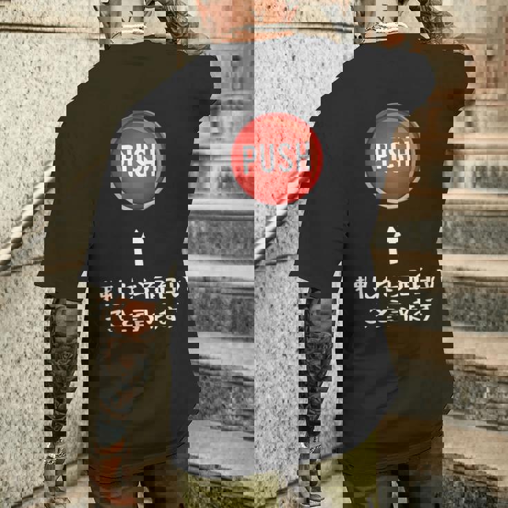プッシュ 押したら面白いこと言います ジョーク おやじギャグ ギャグ おもしろ メンズTシャツ バックプリント 彼への贈り物