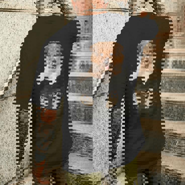 プリントポケットに入ったコリー犬 犬好きに面白い メンズTシャツ バックプリント 彼への贈り物