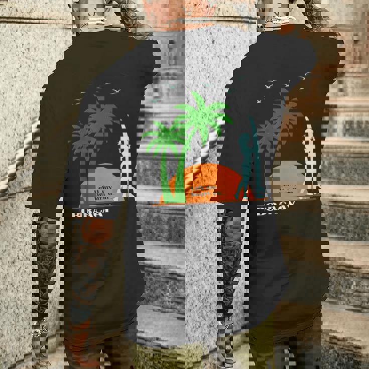 ボラカイ島 ヤシの木 サーフボード 日没 フィリピン ビーチ サーファーガール 東南アジア 島 贈り物 海 お土産 セブ メンズTシャツ バックプリント 彼への贈り物