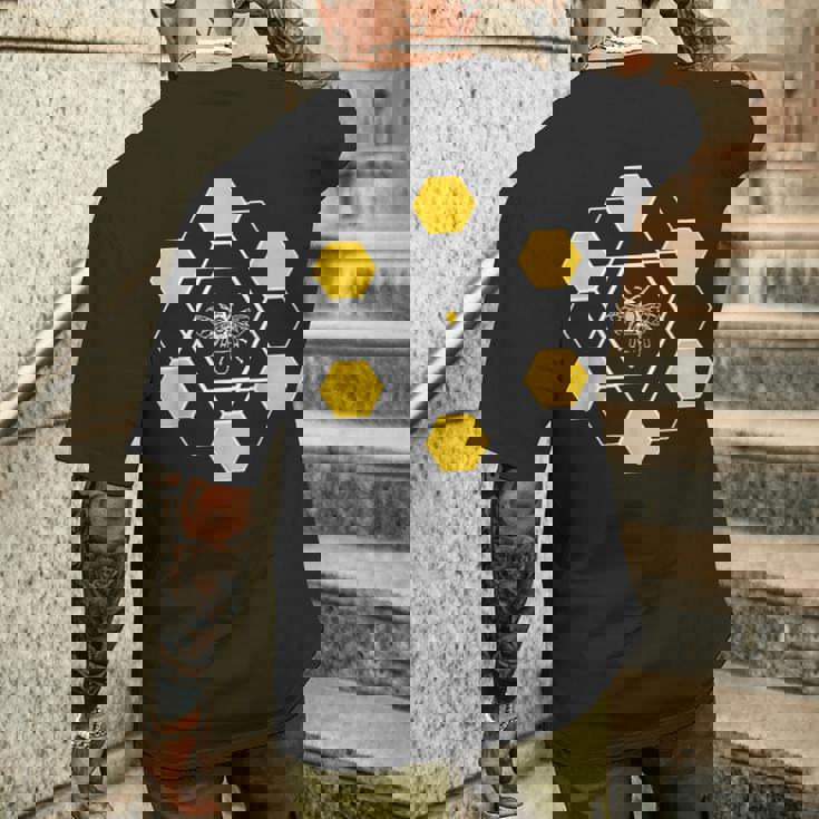 ミツバチユーモア六角形ナチュラルスタイル メンズTシャツ バックプリント 彼への贈り物