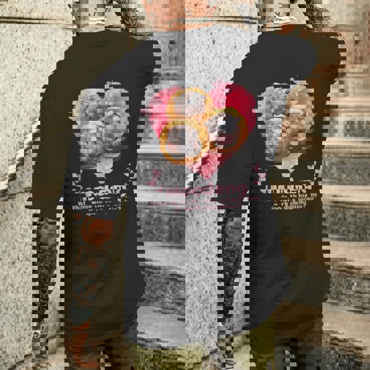 ムーデン君が 豚肉団子 になっちゃった！可愛いカバの赤ちゃん メンズTシャツ バックプリント 彼への贈り物