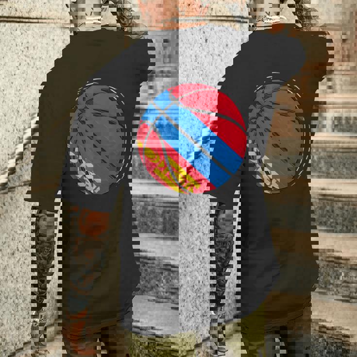 モンゴルの国旗が付いたバスケットボールボール メンズTシャツ バックプリント 彼への贈り物