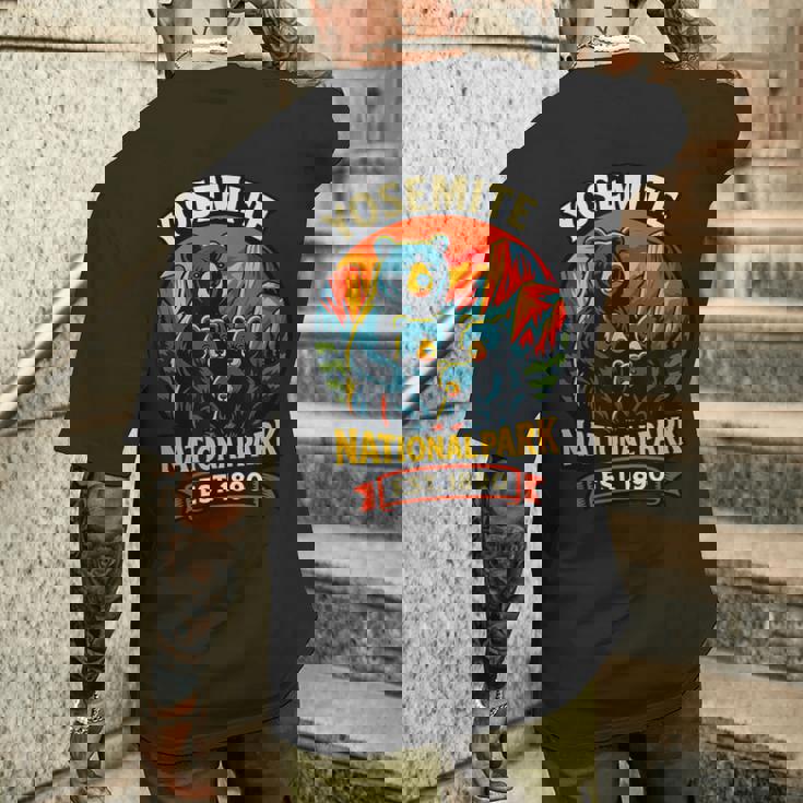 ヨセミテ国立公園 クマの家族 Est 1890 サンセットアート メンズTシャツ バックプリント 彼への贈り物