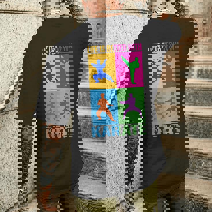 ライフ・イズ・ベター・格闘技と日本の戦闘空手 メンズTシャツ バックプリント 彼への贈り物