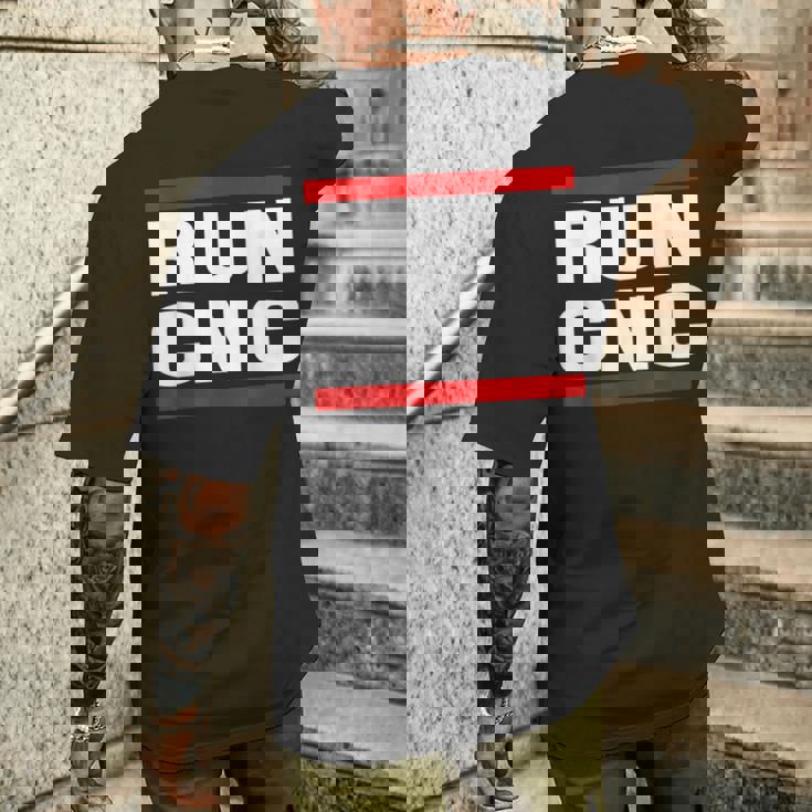 ラン Cnc マシニング メカニック Cnc フライスカッター プログラマー メンズTシャツ バックプリント 彼への贈り物