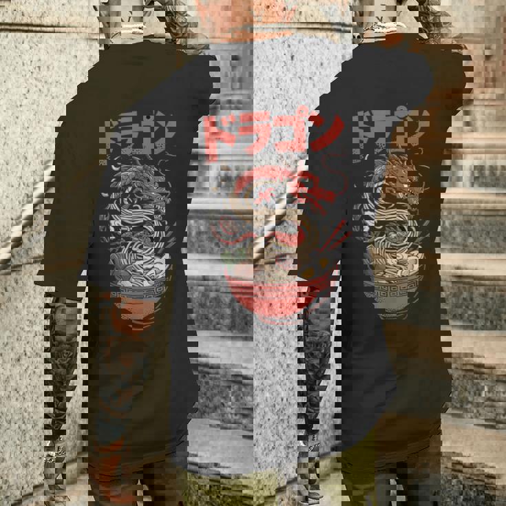 ラーメン ドラゴン アジアンスタイル ポップカルチャー 03 メンズTシャツ バックプリント 彼への贈り物