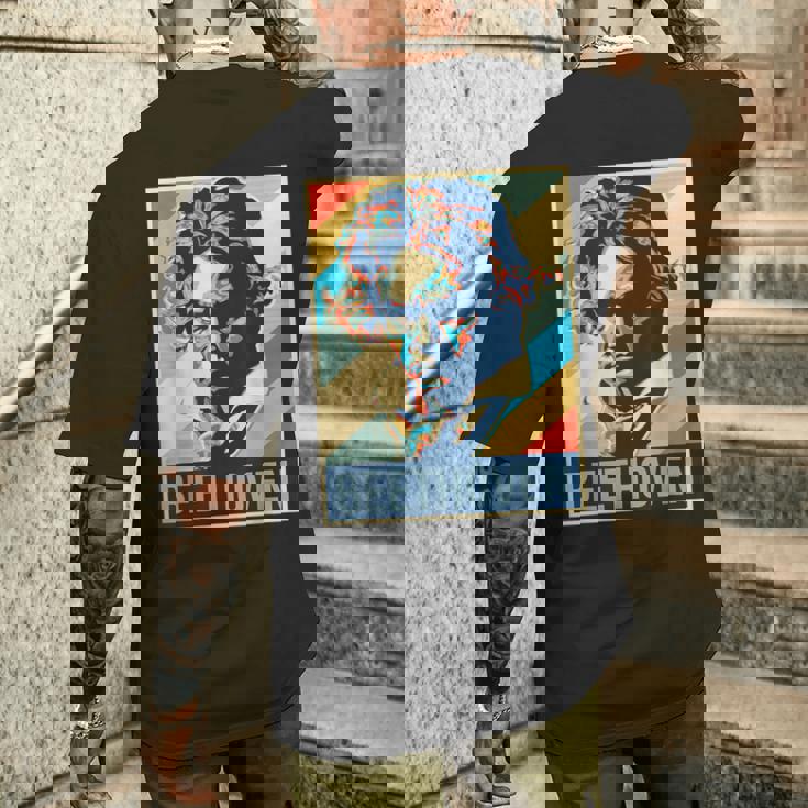 ルートヴィヒ・ヴァン・ベートーヴェン ポスター ミュージシャン 作曲家 メンズTシャツ バックプリント 彼への贈り物