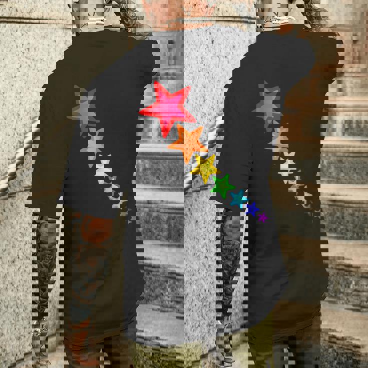 レインボーカラーの星。 メンズTシャツ バックプリント 彼への贈り物