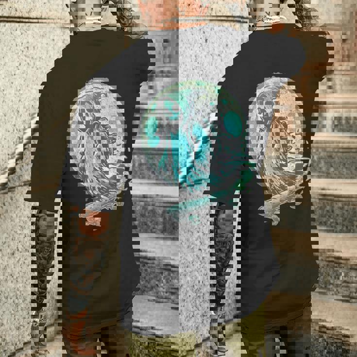 レトロ スケーター オバケ スカル スケートボード ハロウィン 不気味 スケルトン 骸骨 面白い ギフト ストリート メンズTシャツ バックプリント 彼への贈り物