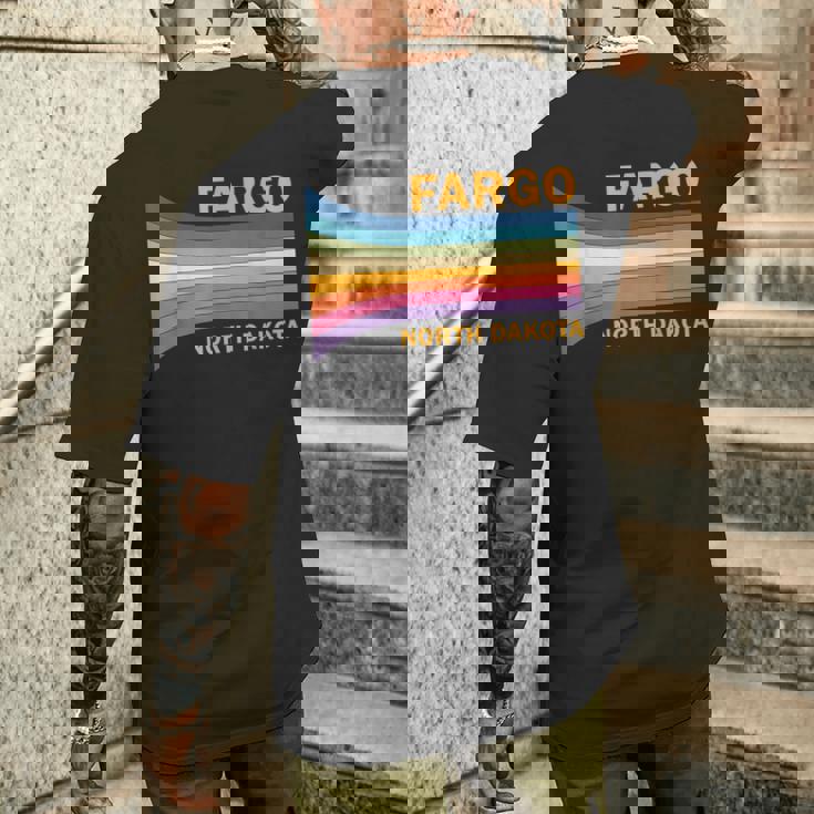 レトロ ヴィンテージ 70年代ファーゴ ノースダコタ メンズTシャツ バックプリント 彼への贈り物