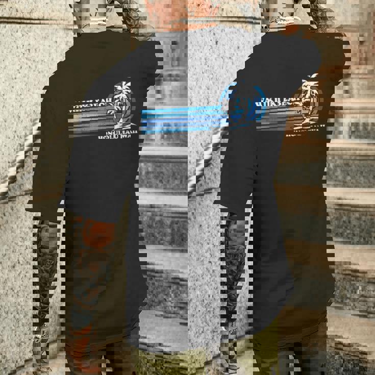 レトロ ヴィンテージ 家族旅行 ホノルル ハワイ ワイキキ ビーチ メンズTシャツ バックプリント 彼への贈り物