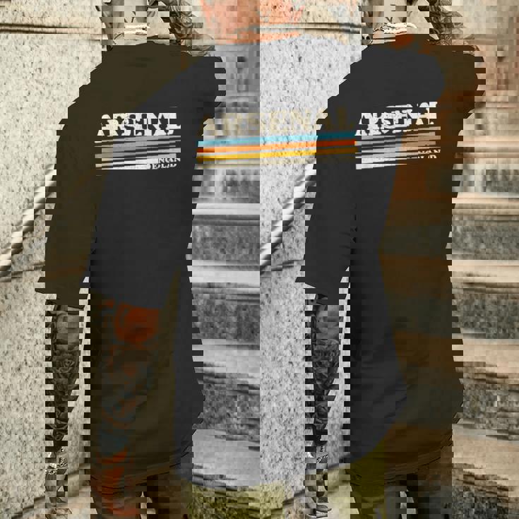 レトロストライプアーセナル。 メンズTシャツ バックプリント 彼への贈り物