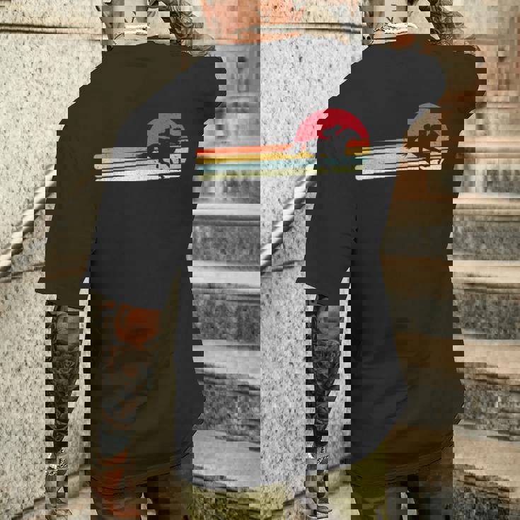 レトロビンテージ競馬デザイ 馬 ウマ レース 馬 乗馬 競馬 面白い 文字入り メンズ おもしろグッズ ネタ メンズTシャツ バックプリント 彼への贈り物