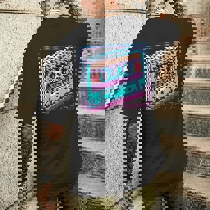 レトロヴェイパーウェイブカセット ロフィ アニメ 日本の美学 メンズTシャツ バックプリント 彼への贈り物