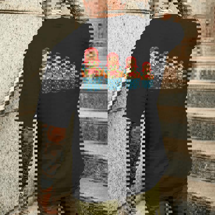 ロシアの人形 ロシアのマトリョーシカ フィギュア メンズTシャツ バックプリント 彼への贈り物