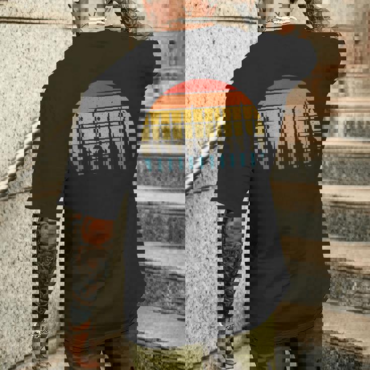 ロックピッキングレトロサンセット ロックピッカーとロックスミス メンズTシャツ バックプリント 彼への贈り物