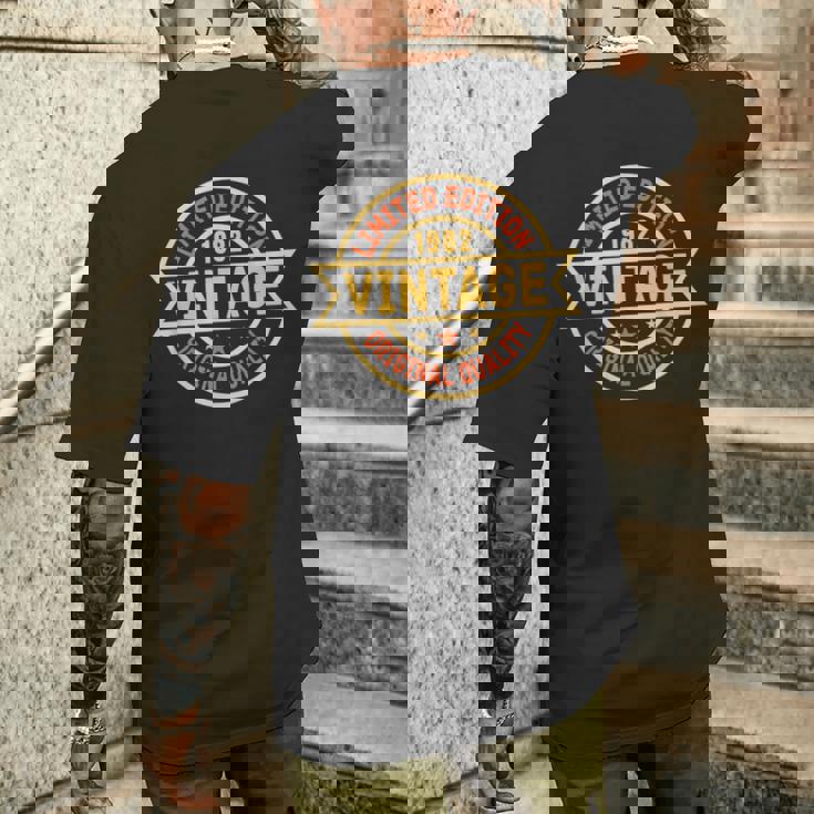 ヴィンテージ 1982 メンズ 限定版 Bday 1982 誕生日 メンズTシャツ バックプリント 彼への贈り物