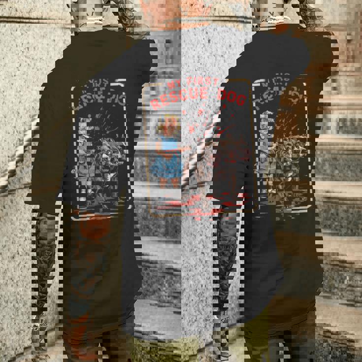 ヴィンテージ ホラー 映画 恋人 レトロ ハロウィン シャツ レスキュー 犬 メンズTシャツ バックプリント 彼への贈り物