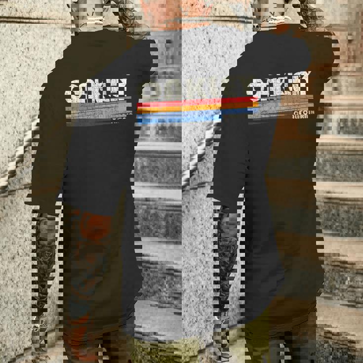 ヴィンテージ70年代80年代スタイルoakley Ca メンズTシャツ バックプリント 彼への贈り物