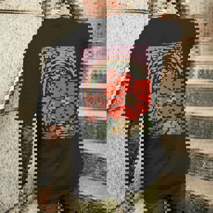 ヴィンテージフラワーレトロルックナチュラルヒッピーバイブ。 メンズTシャツ バックプリント 彼への贈り物