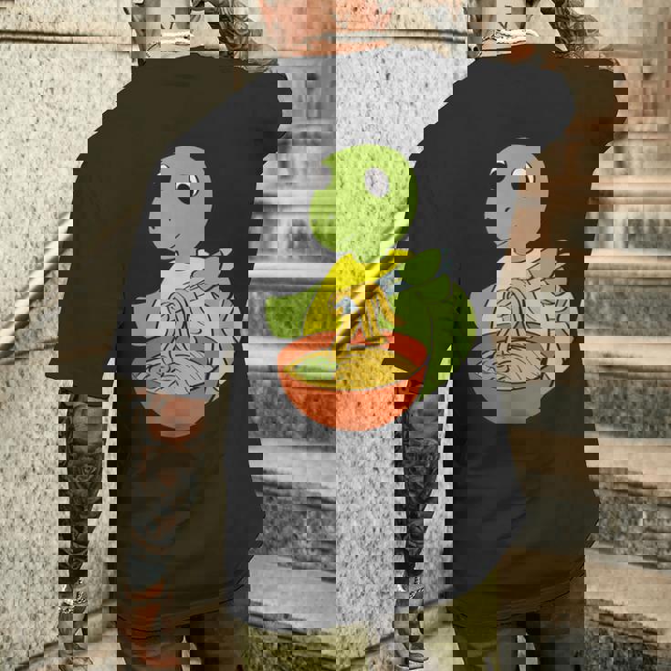 亀がラーメンを食べる 和食 メンズTシャツ バックプリント 彼への贈り物