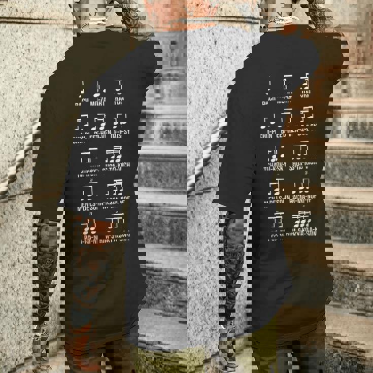 作曲家 リズム クラシック音楽 ギフト 音楽 モチーフ バッハ モーツァルト ベートーベン ショパン 音楽好き メンズTシャツ バックプリント 彼への贈り物
