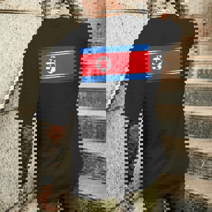 北朝鮮旗北朝鮮ピョンヤン。 メンズTシャツ バックプリント 彼への贈り物
