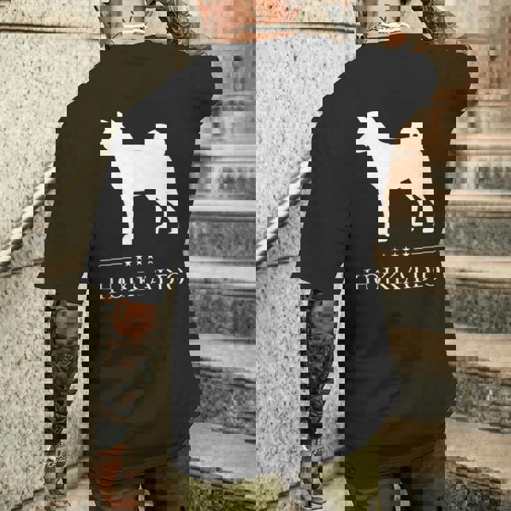 北海道犬 白シルエット メンズTシャツ バックプリント 彼への贈り物