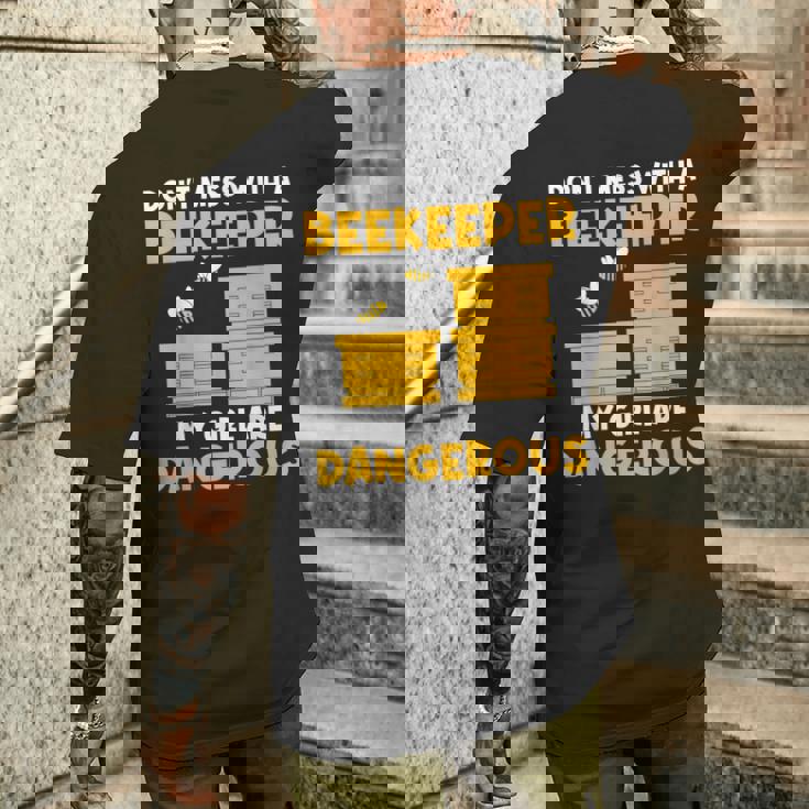 収穫養蜂家 これらを植えてミツバチを救いましょう メンズTシャツ バックプリント 彼への贈り物