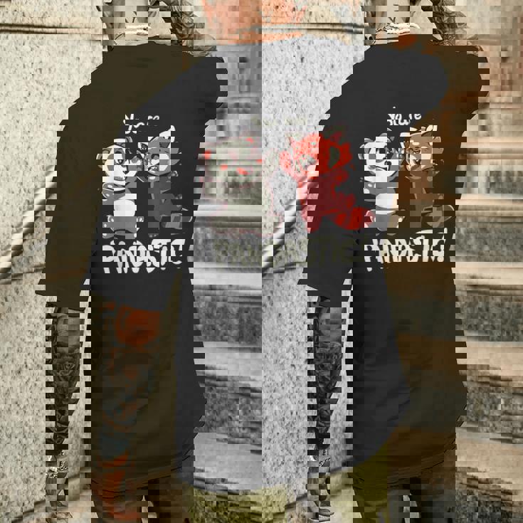 君はパンダスティックだよハイタッチのレッサーパンダとパンダ メンズTシャツ バックプリント 彼への贈り物