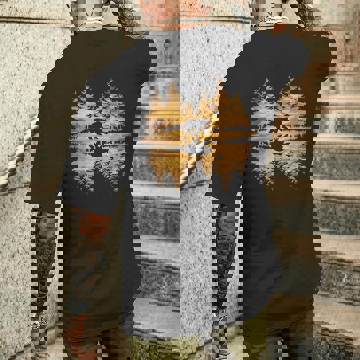 夕暮れのクマと森 自然愛好家 メンズTシャツ バックプリント 彼への贈り物