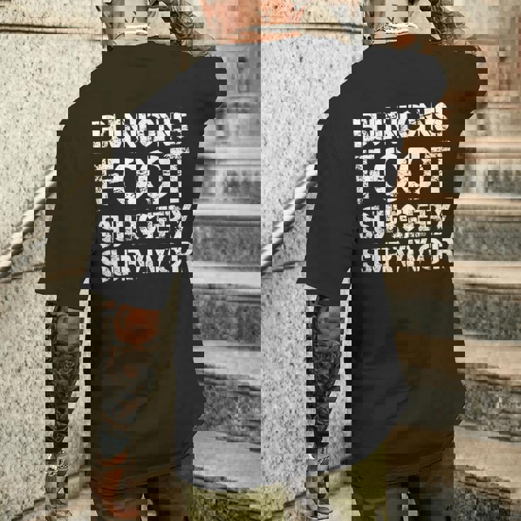 外反母趾足手術サバイバー メンズTシャツ バックプリント 彼への贈り物