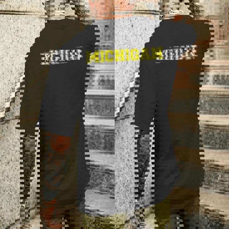 大学スタイル ミシガン スポーツギフト メンズTシャツ バックプリント 彼への贈り物