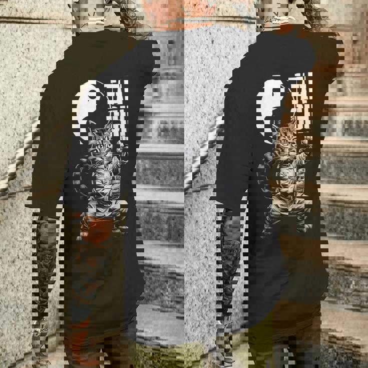 太極拳 猫 ボバ ティー 面白い カワイイ 武道 禅 キティ メンズTシャツ バックプリント 彼への贈り物