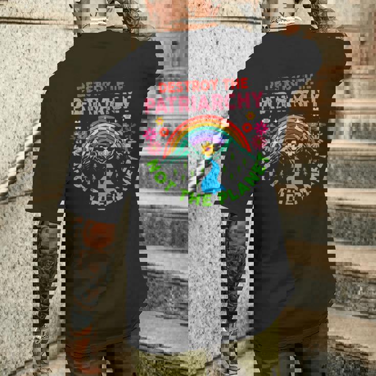 家父長制を破壊するのは地球ではない フェミニストへの贈り物 フェミニズム メンズTシャツ バックプリント 彼への贈り物