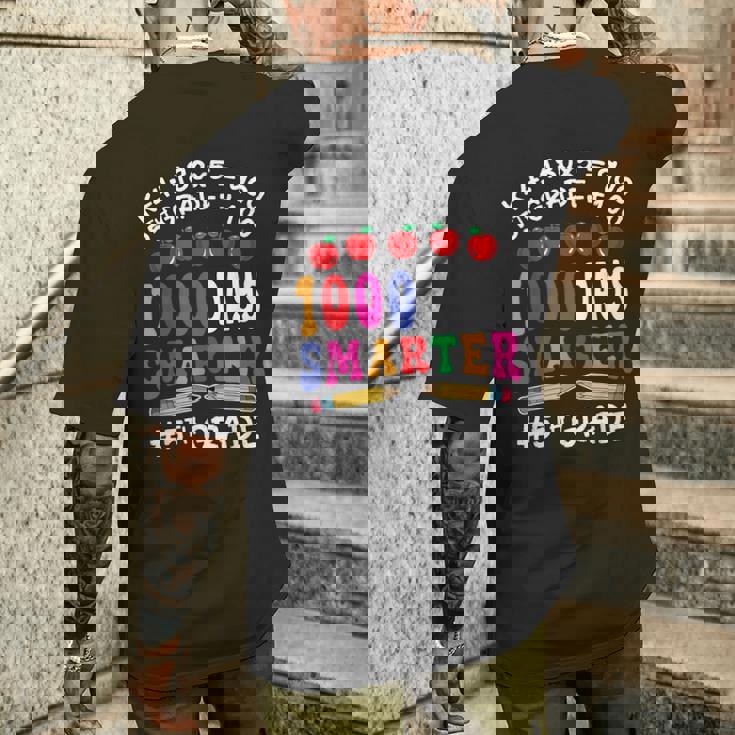 小学5年生 ハッピー1000デイズ スマーター・スクール 教師 生徒 メンズTシャツ バックプリント 彼への贈り物