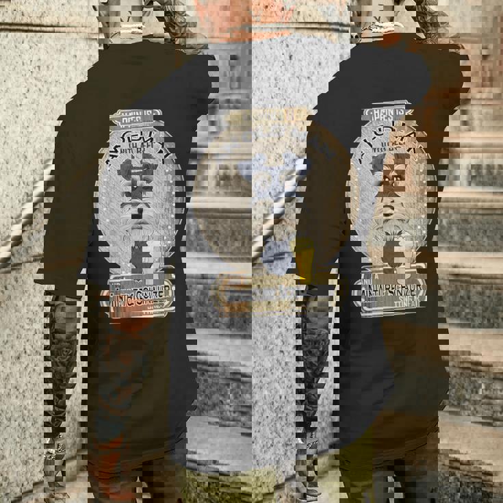 幸せはビールを持った老人にある ミニチュア・シュナウザー メンズTシャツ バックプリント 彼への贈り物