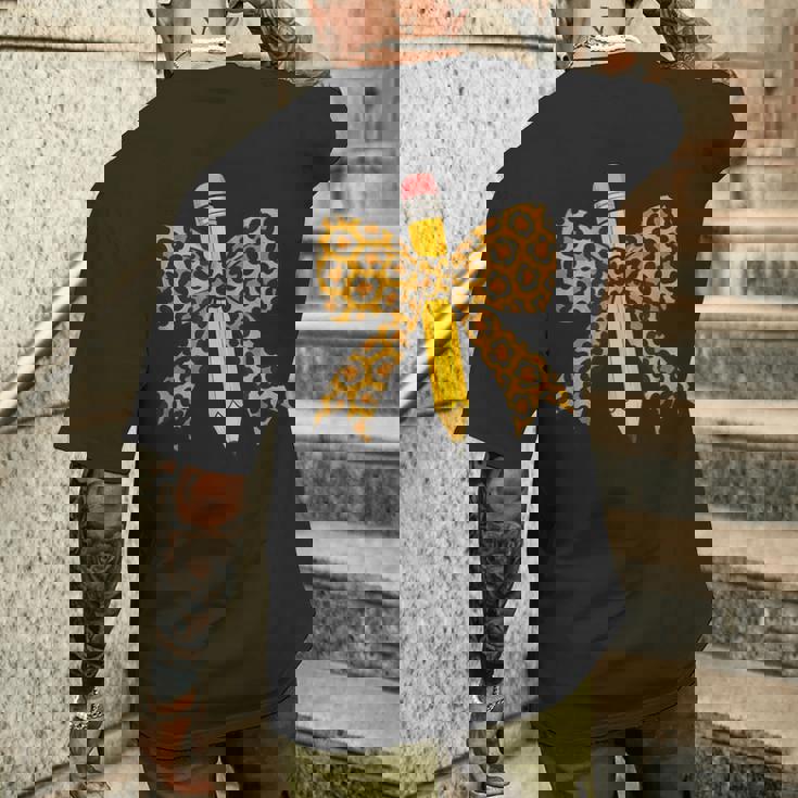 弓鉛筆 ヒョウ柄 初日 新学期 メンズTシャツ バックプリント 彼への贈り物