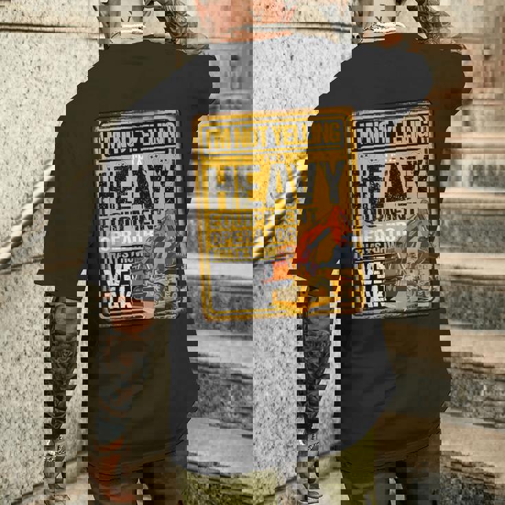 怒鳴らないよ俺は重機オペレーター建設業だ メンズTシャツ バックプリント 彼への贈り物