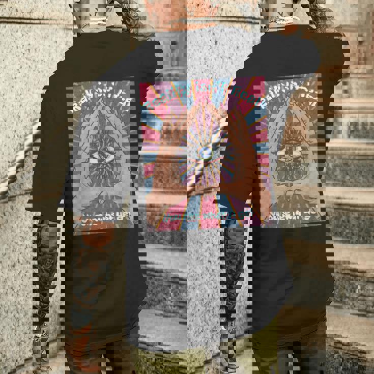 手、三角形、すべてが見える目を持つイルミナティデザイン。 メンズTシャツ バックプリント 彼への贈り物