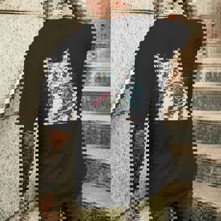 旅行や写真を撮るのに最適なカメラ猫。 メンズTシャツ バックプリント 彼への贈り物