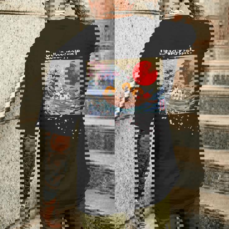 日本 版画 ダッチ デコイ スパニエル デコピン 神奈川の波 海 桜 メンズTシャツ バックプリント 彼への贈り物