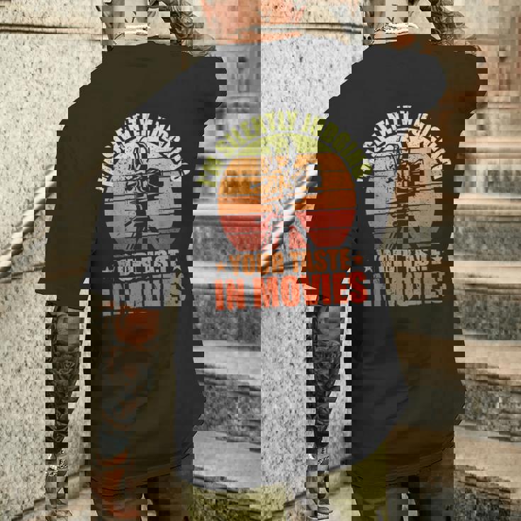 映画で味を判断する 映画ファン 映画 シネマ メンズTシャツ バックプリント 彼への贈り物