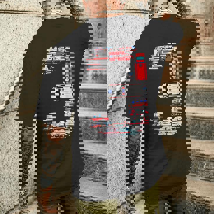 楽しい救急車 3歳の誕生日パーティー 男の子 3歳服 メンズTシャツ バックプリント 彼への贈り物