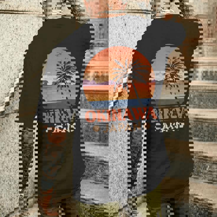 沖縄 Japan ヤシの木 夏休み 日本観光 メンズTシャツ バックプリント 彼への贈り物