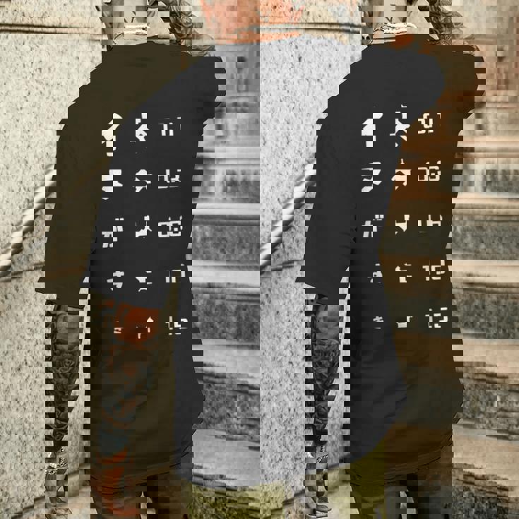 犬がすき イヌ好き わんちゃん好き 犬 犬飼い 犬好き 犬愛好家 愛犬家 おもしろ 可愛い 視力検査 わんこ わんちゃん メンズTシャツ バックプリント 彼への贈り物